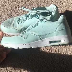 Nike air shoe woman size 9